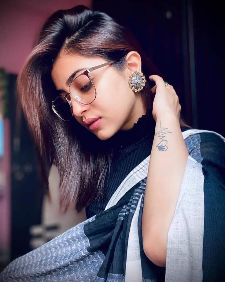 Girl Photo DP 19 girl photo dp girl photo dp,girls dp,girls dp for instagram,attitude girls dp,eye girls dp Girl Photo DP girl photo dp