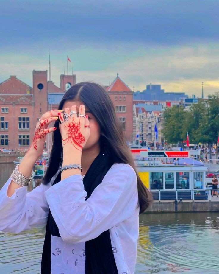 970+ Girls DP For Instagram, Stylish Images 124 girls dp for instagram girls dp for instagram,Girls DP,stylish girls dp for Instagram,Instagram Cartoon dp For Girls,desi girls dp for Instagram 970+ Girls DP For Instagram, Stylish Images hidden face dp for girls