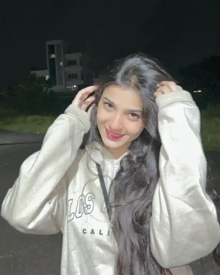 970+ Girls DP For Instagram, Stylish Images 19 girls dp for instagram girls dp for instagram,Girls DP,stylish girls dp for Instagram,Instagram Cartoon dp For Girls,desi girls dp for Instagram 970+ Girls DP For Instagram, Stylish Images Instagram dp for Girls