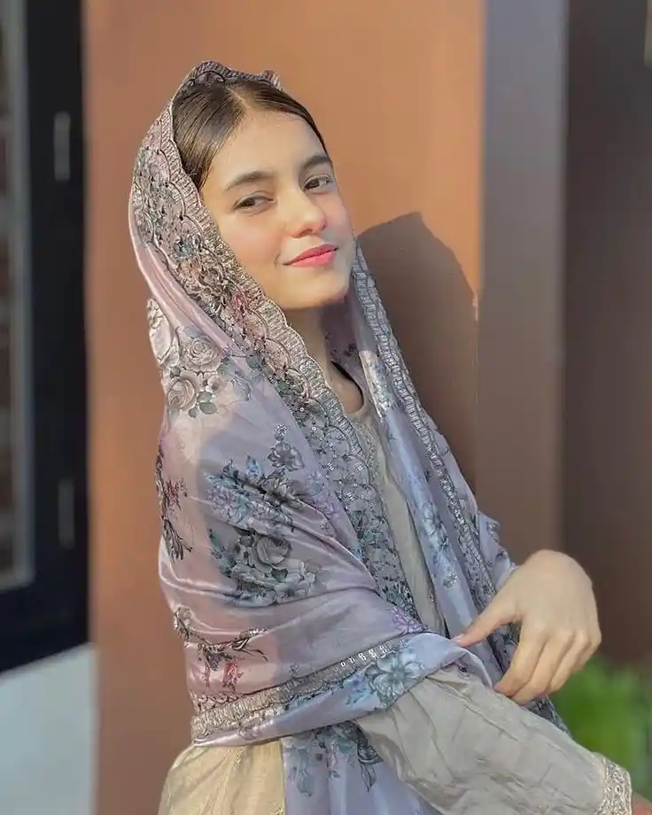 970+ Girls DP For Instagram, Stylish Images 20 girls dp for instagram girls dp for instagram,Girls DP,stylish girls dp for Instagram,Instagram Cartoon dp For Girls,desi girls dp for Instagram 970+ Girls DP For Instagram, Stylish Images Instagram dp for Girls