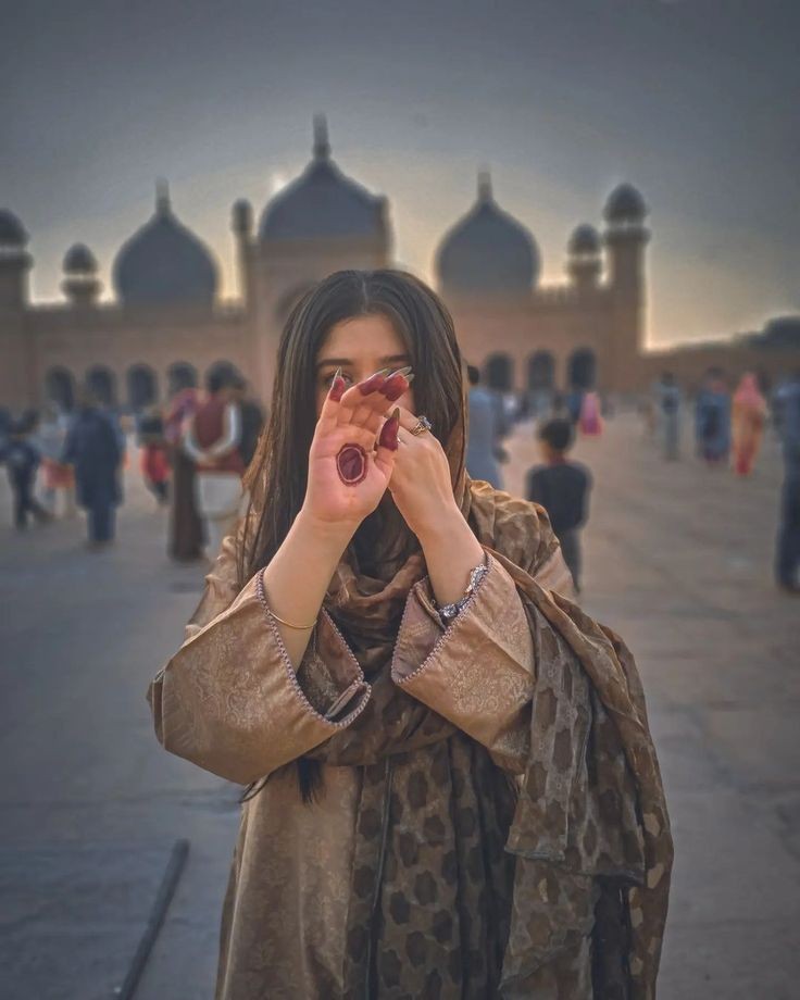 970+ Girls DP For Instagram, Stylish Images 130 girls dp for instagram girls dp for instagram,Girls DP,stylish girls dp for Instagram,Instagram Cartoon dp For Girls,desi girls dp for Instagram 970+ Girls DP For Instagram, Stylish Images hidden face dp for girls